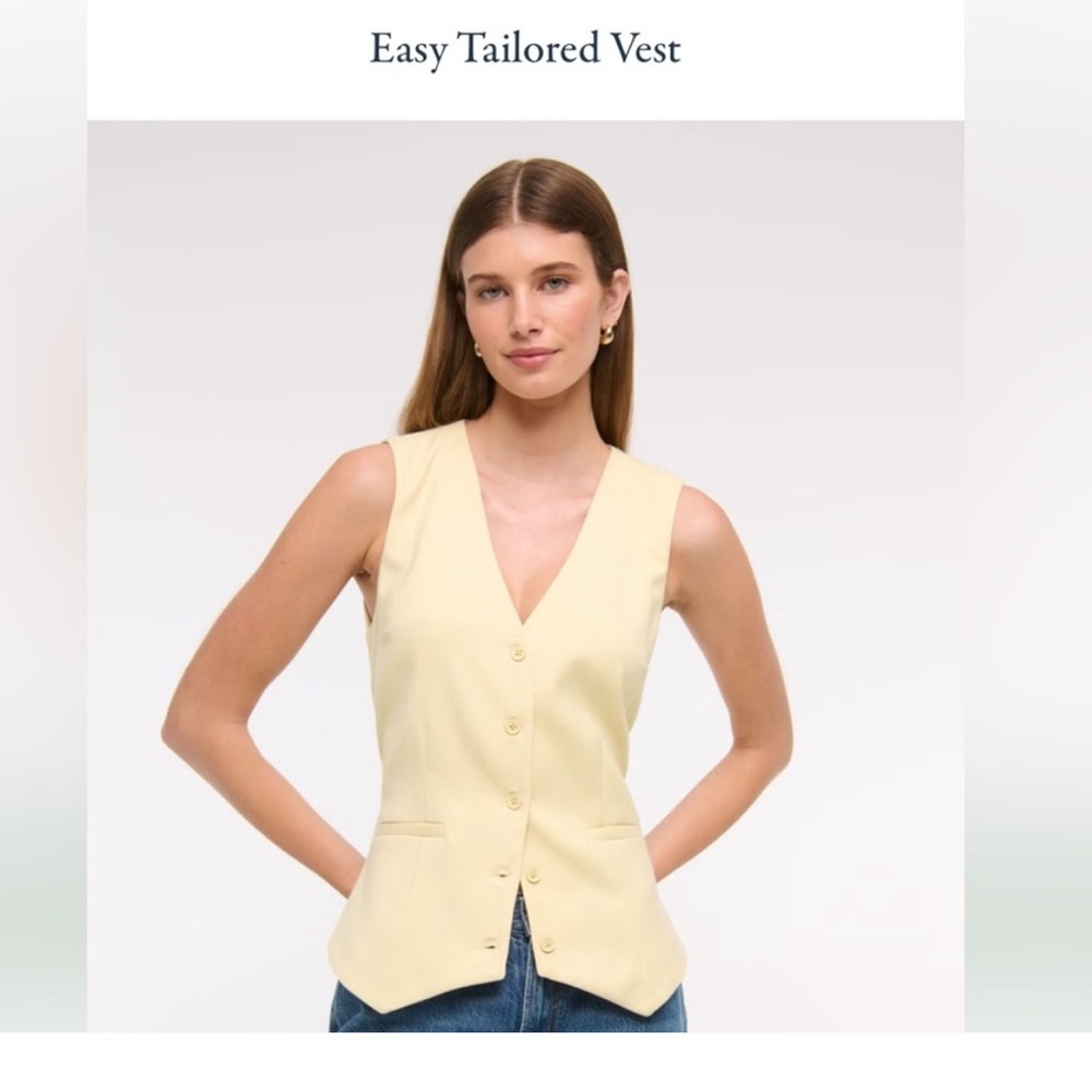 Abercrombie & Fitch NWT Butter Yellow Sleeveless Vest Size Large